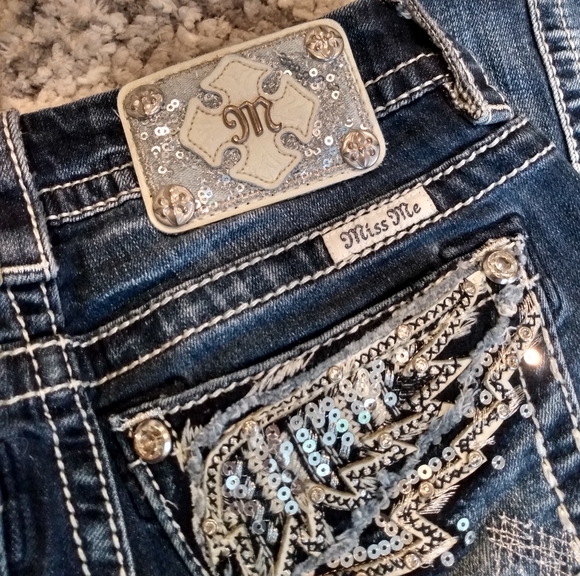🌿Size 23 Miss Me Bling Angel Jeans - Picture 6 of 9